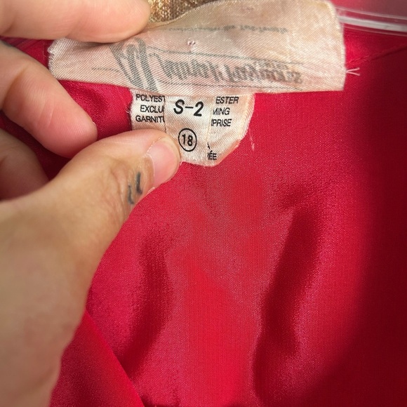 Vintage Red Blouse with Embroidered Details 18 - Picture 5 of 16